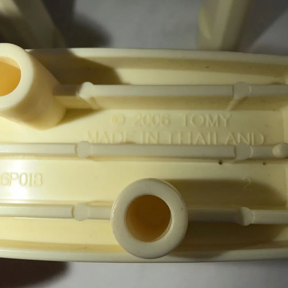 Tomy Thomas Train 2006 Track Replacement Pieces 5pc Cream Risers 9T446P01B VTG
